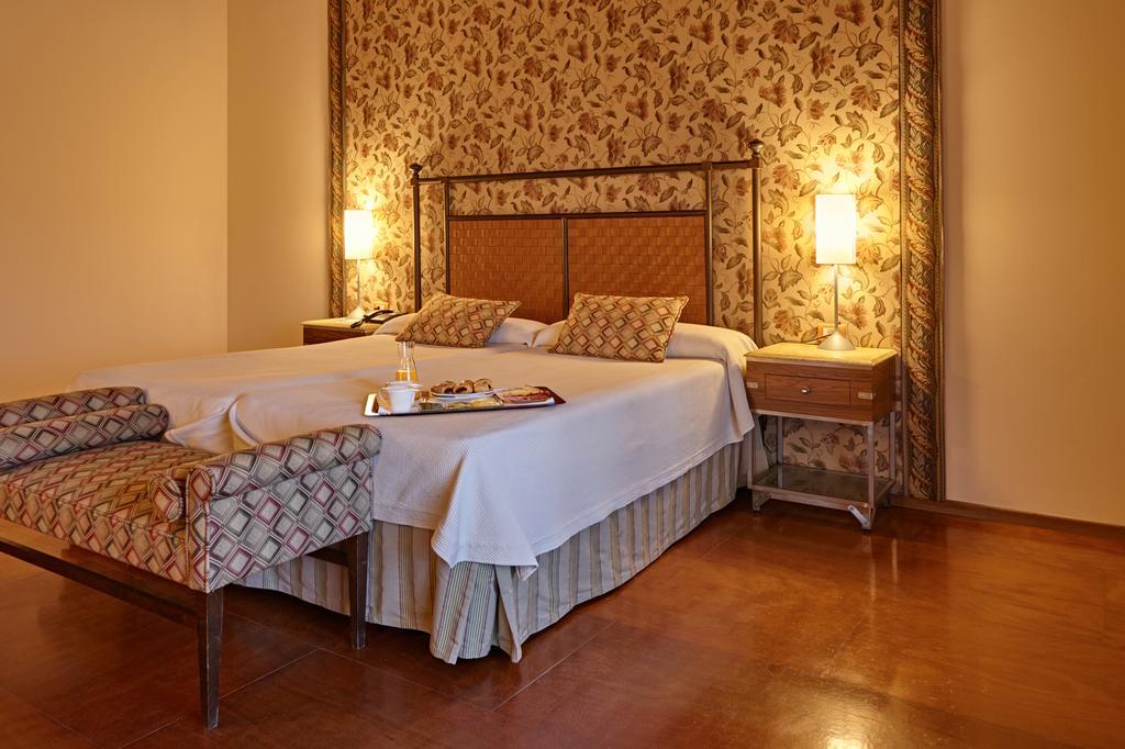 Eurostars Monumento Monasterio De San Clodio Hotel Leiro 部屋 写真
