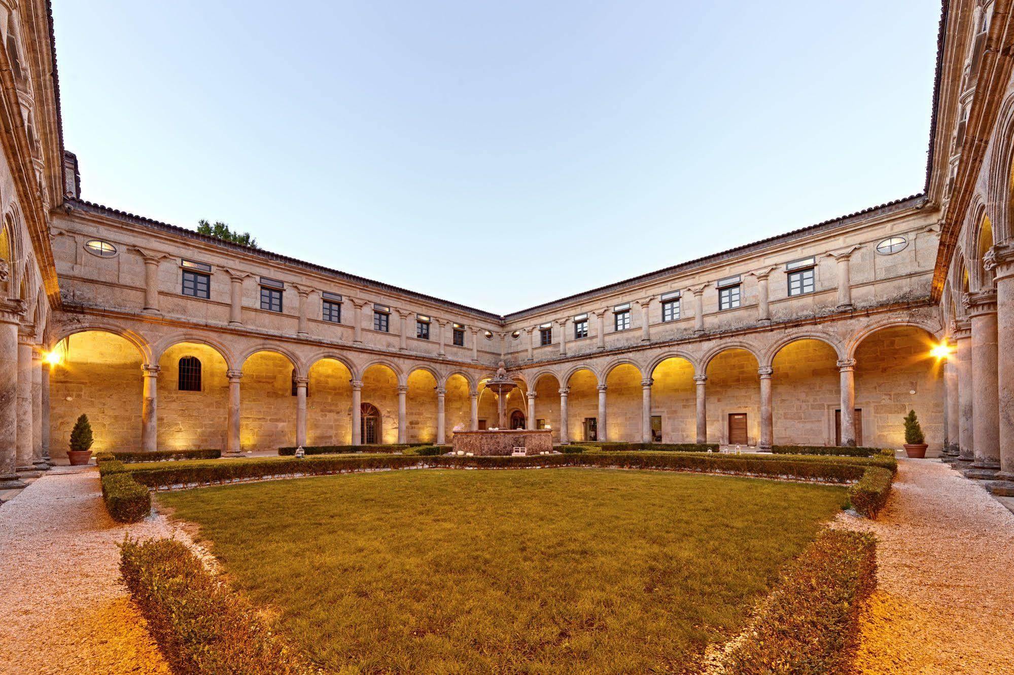 Eurostars Monumento Monasterio De San Clodio Hotel Leiro エクステリア 写真